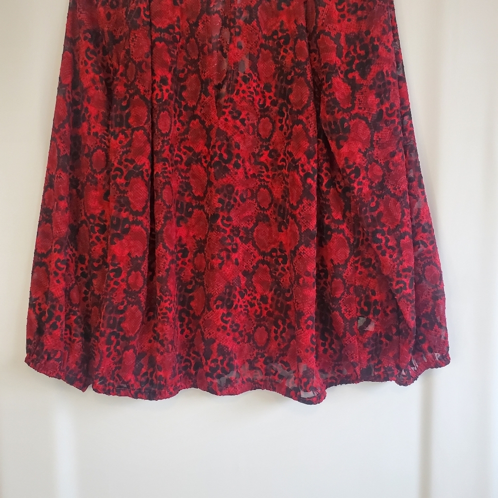 Lane Bryant Size 18 Red&Blk animal print shear cut-out L/Sl tunic blouse - Picture 4 of 10